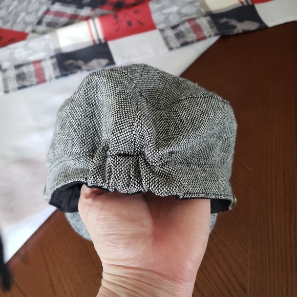 Beautiful tweed hat - Picture 3 of 5